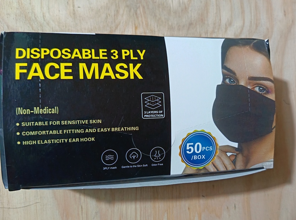 Mascarilla negra caja x 50 u